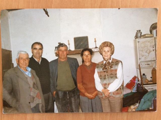 <span><p>António dos Santos e Albertina dos Santos com familiares portugueses e espanhóis;</p></span>